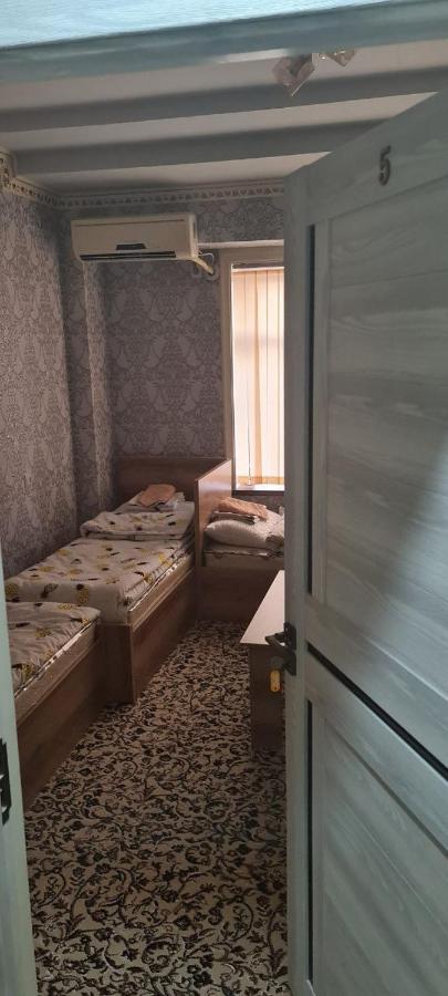 Sheykh Hostel Andizhan Exteriör bild
